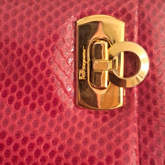 Vintage Salvatore Ferragamo Snakeskin Red Crossbody Bag - Picture 3 of 13